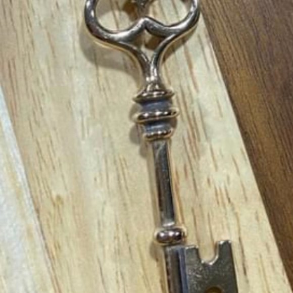 RETIRED James Avery Bronze Key Pendant - Picture 3 of 3